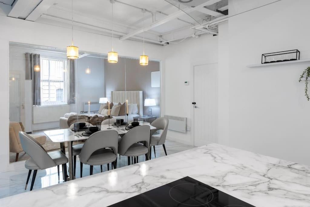 Luxury, Open Plan Apartment Bradford  Buitenkant foto